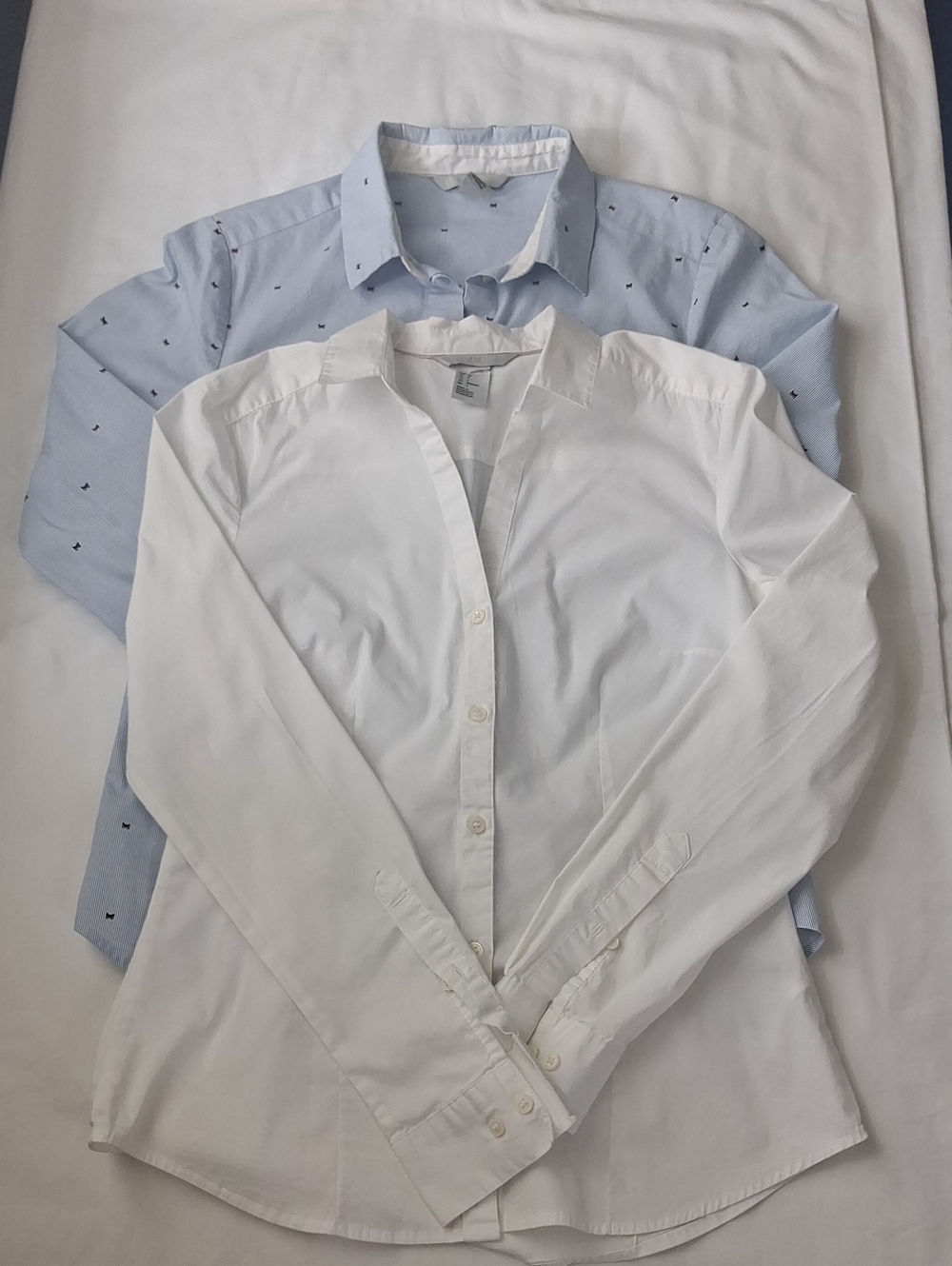 H&M, Set of 2 slim-fit women's shirts with classic button closure